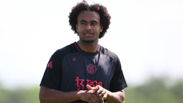Zirkzee makes return to Man United training